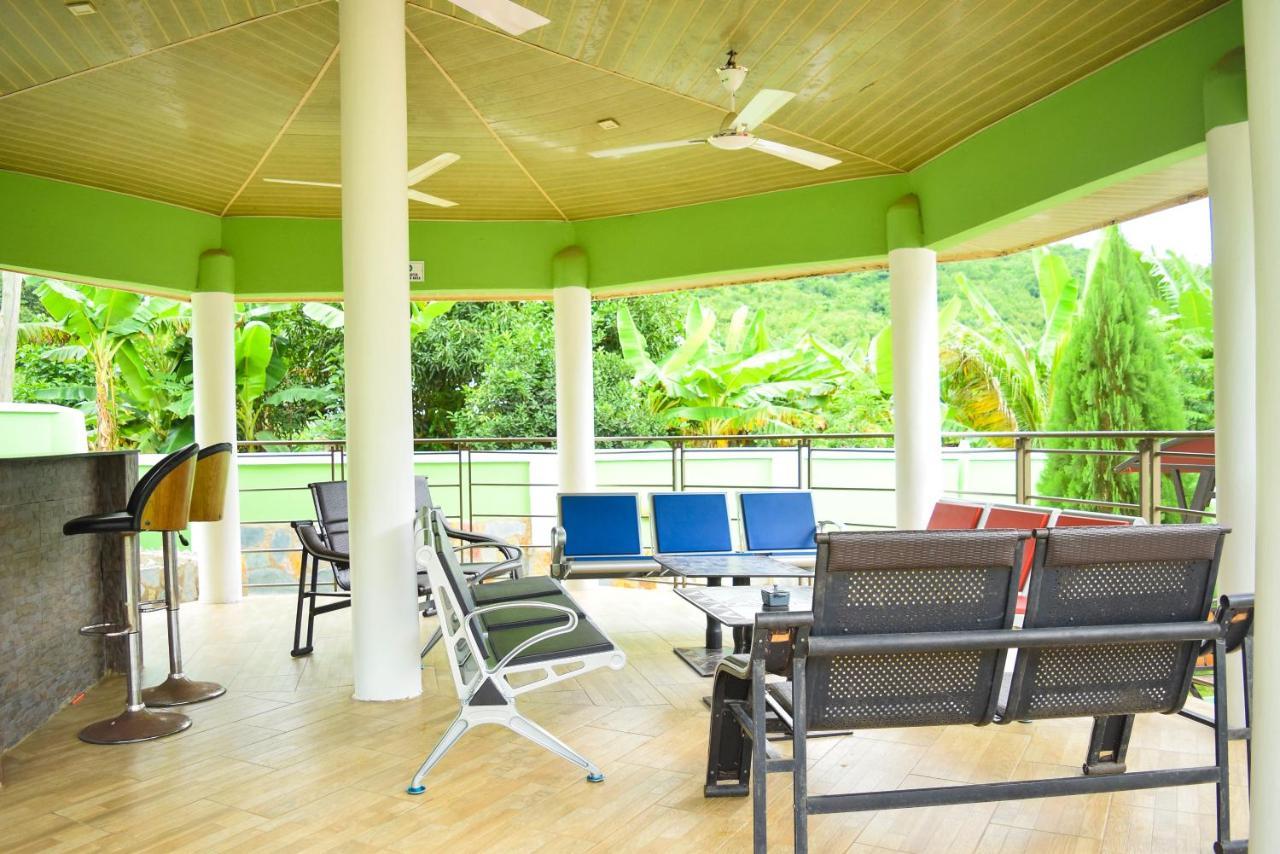 3A'S Guest House Akosombo Exterior photo