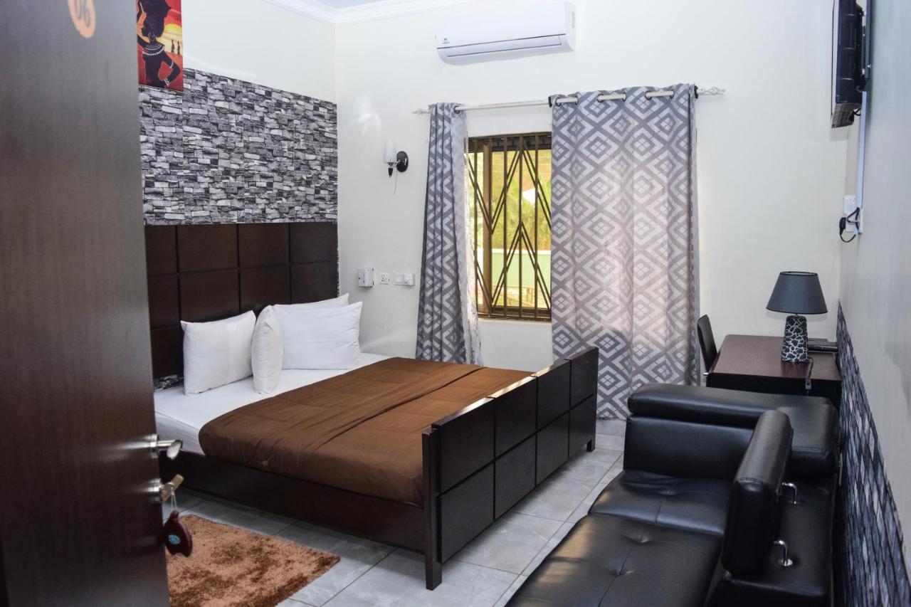 3A'S Guest House Akosombo Exterior photo